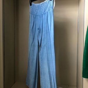 Super cute jean like pants